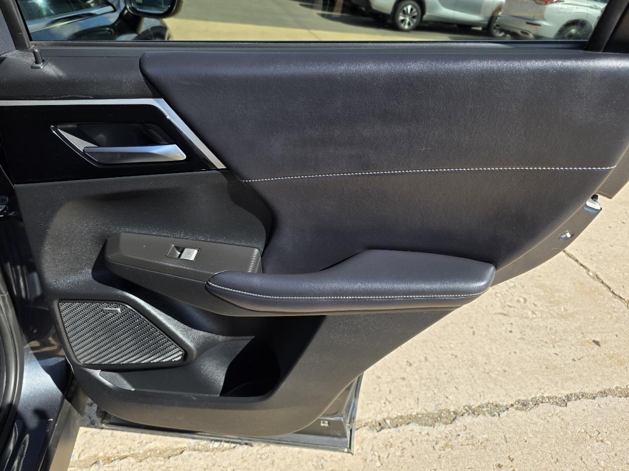 Mitsubishi Outlander SE FWD 2025