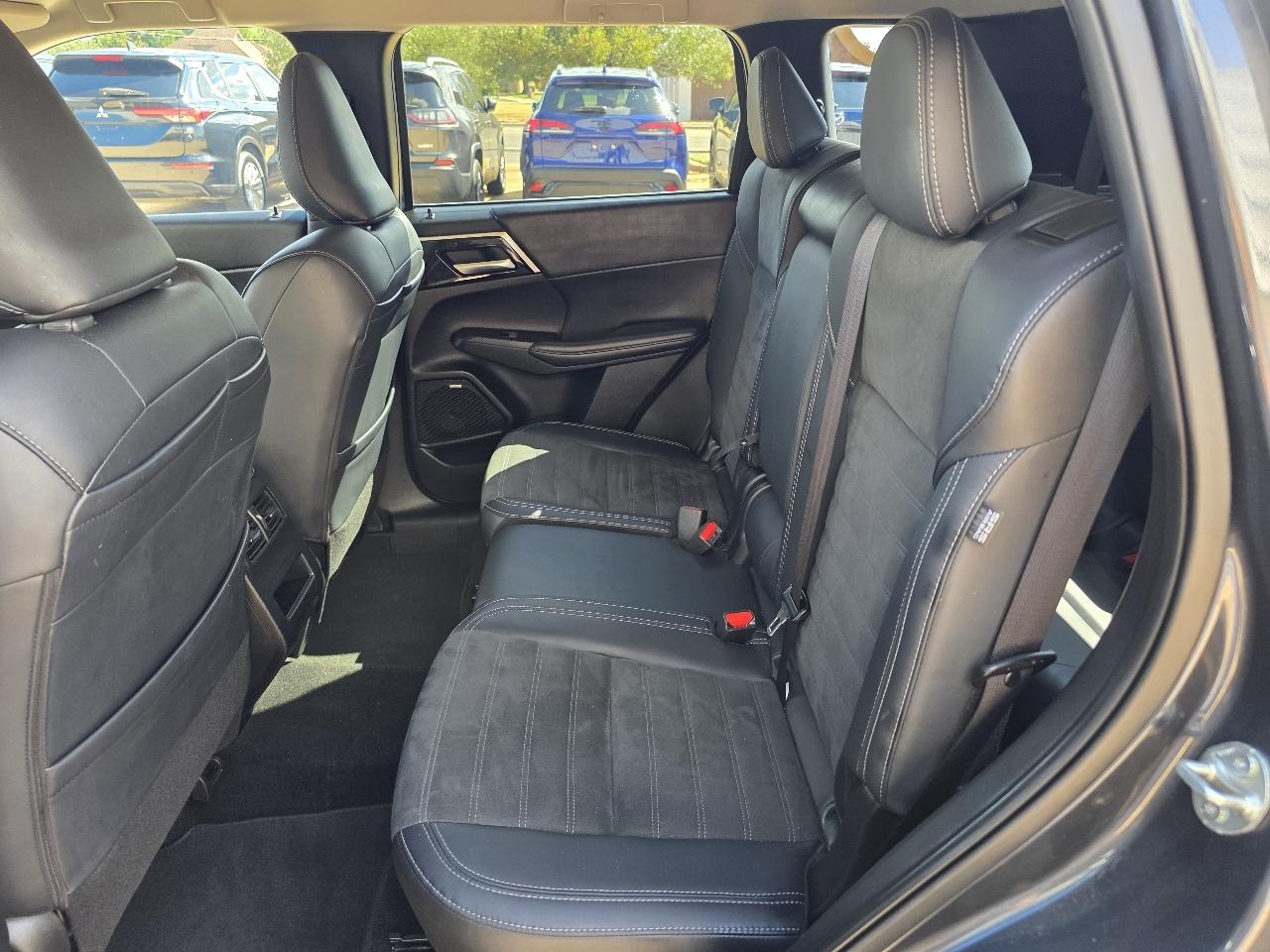 Mitsubishi Outlander SE FWD 2025