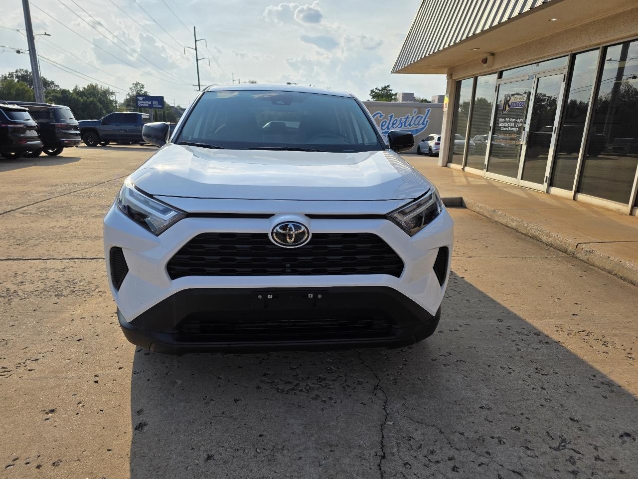Toyota RAV4 LE AWD (Natl) 2025