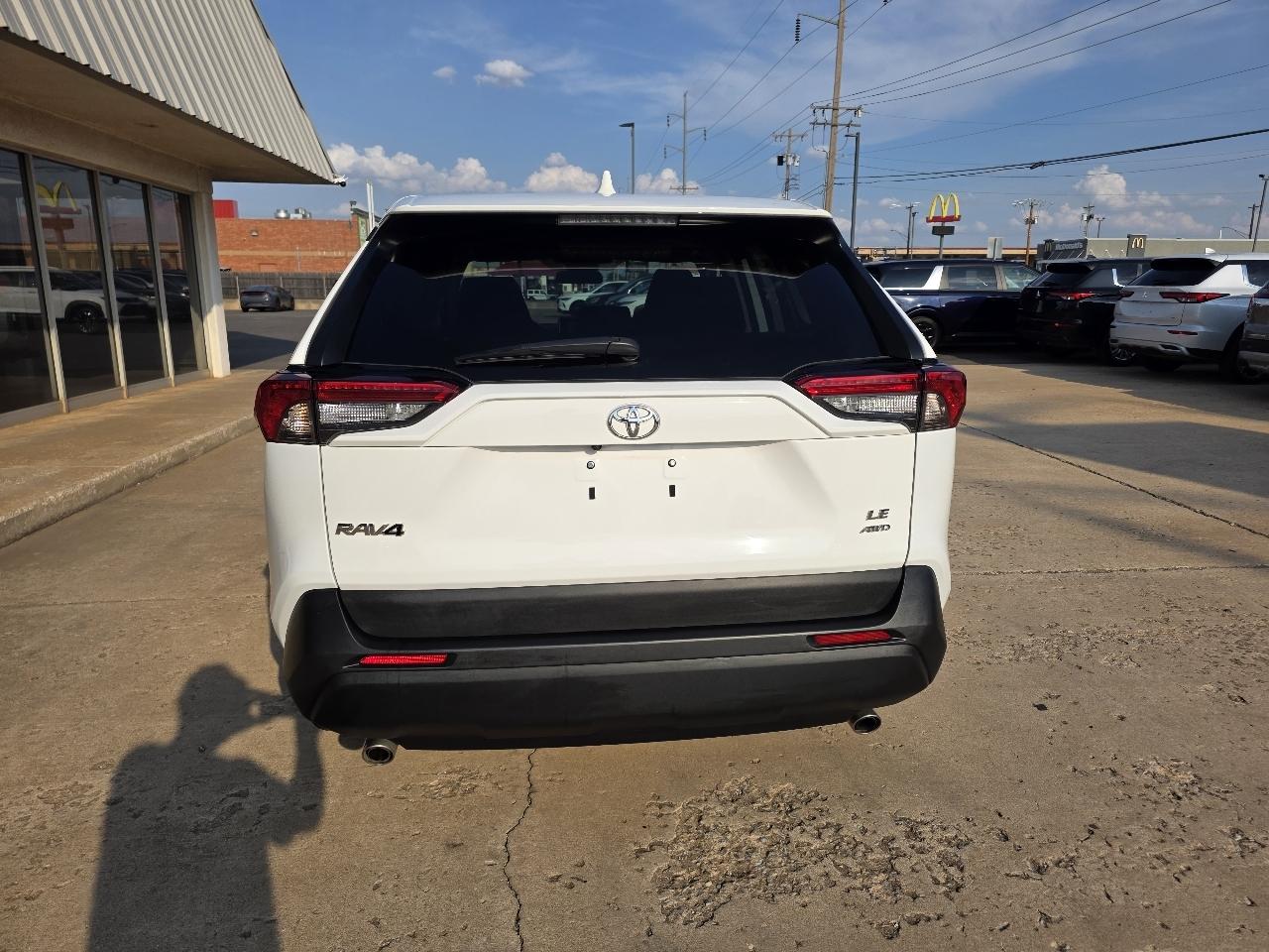 Toyota RAV4 LE AWD (Natl) 2025
