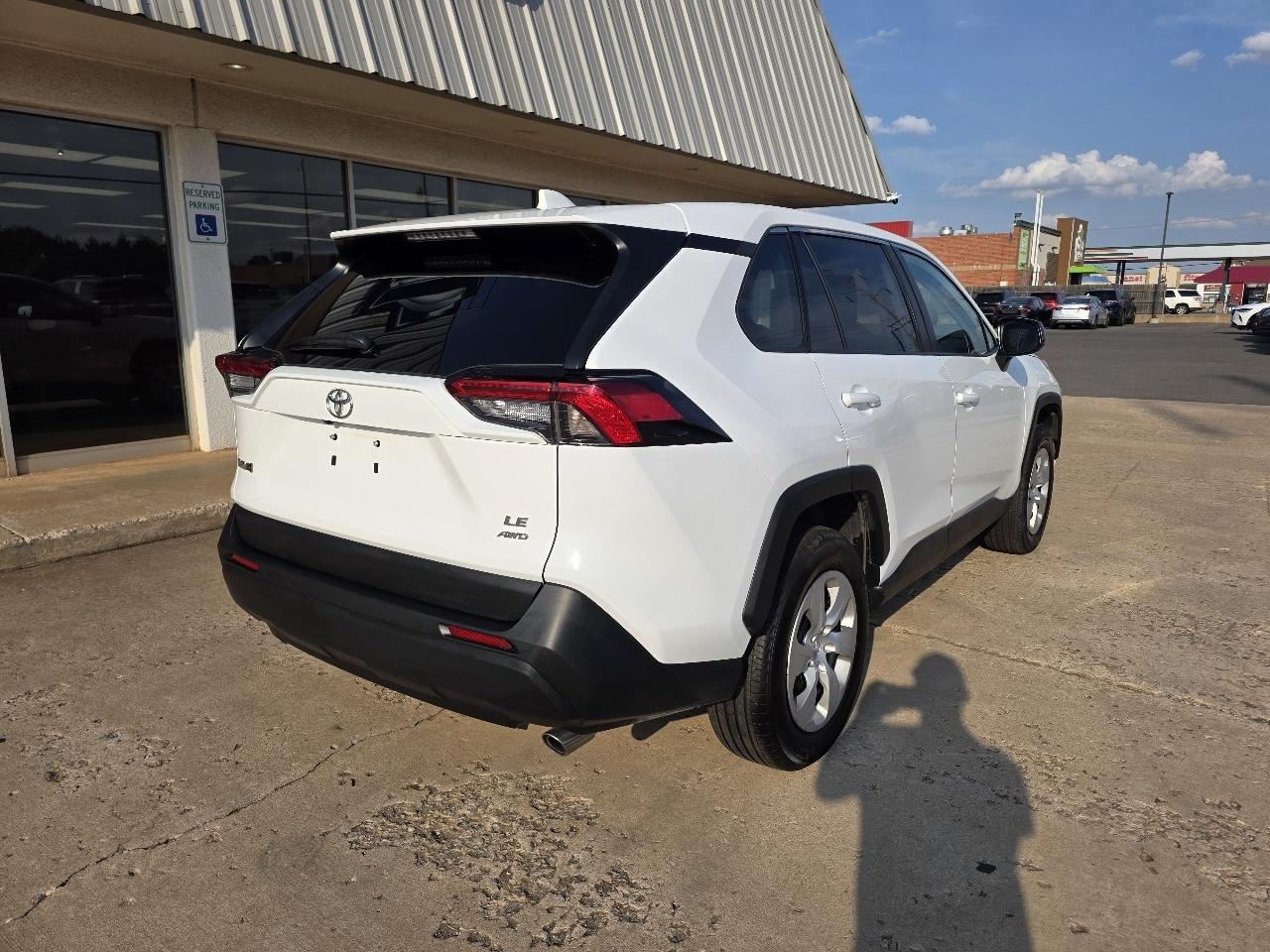 Toyota RAV4 LE AWD (Natl) 2025