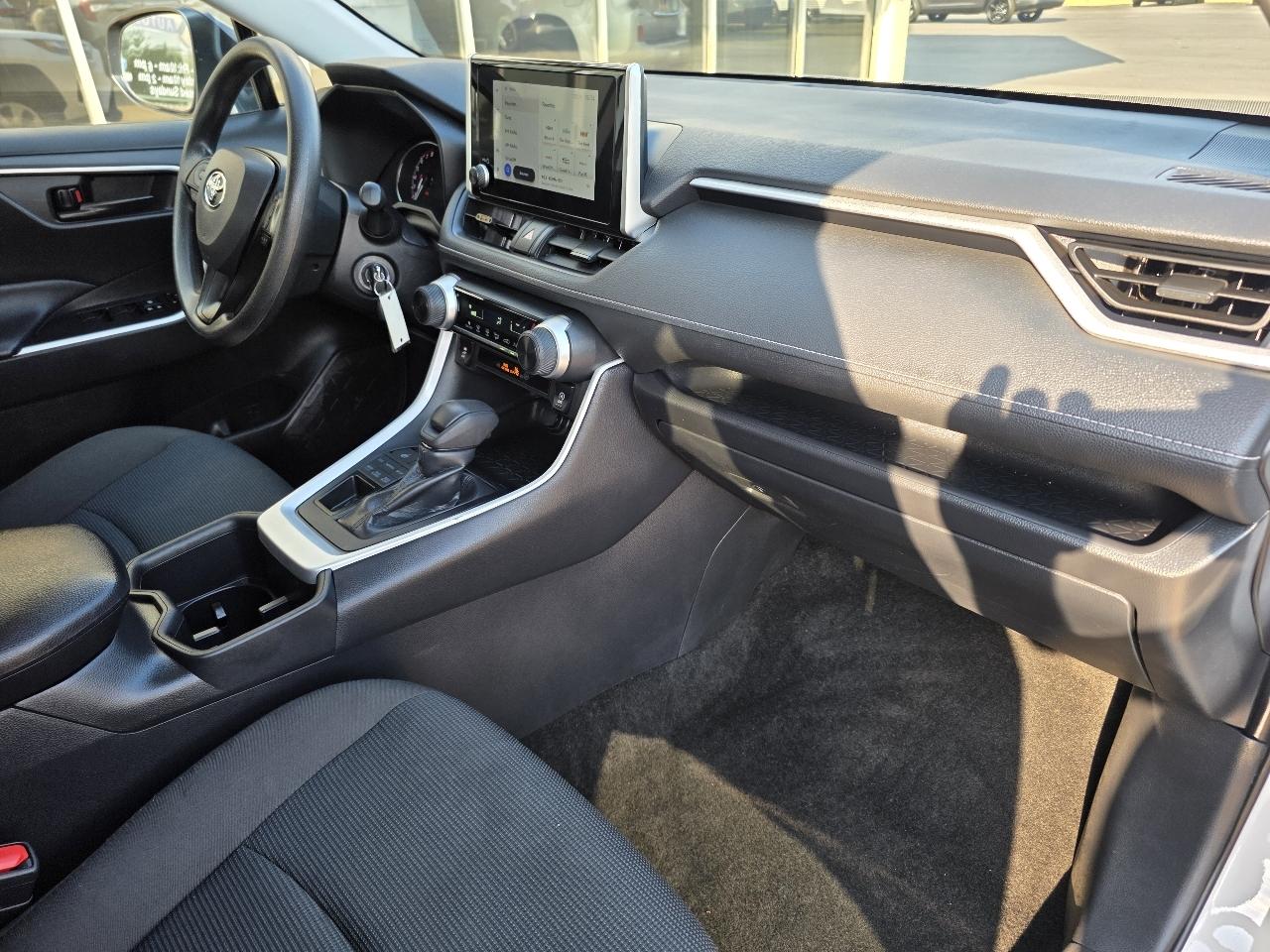 Toyota RAV4 LE AWD (Natl) 2025