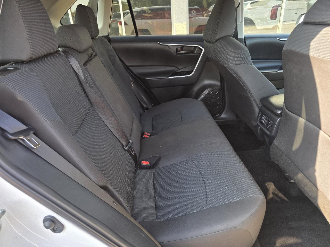 Toyota RAV4 LE AWD (Natl) 2025