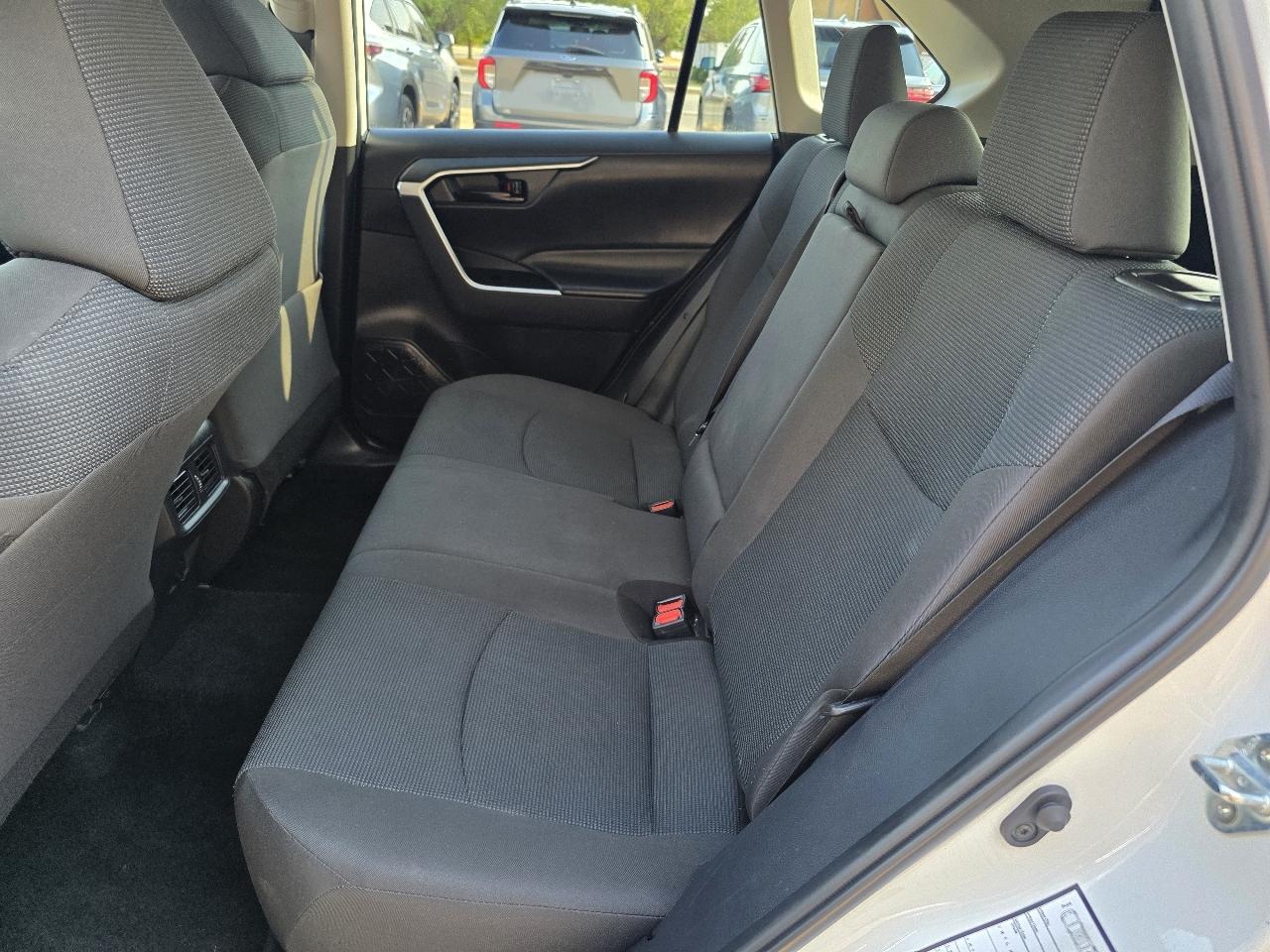 Toyota RAV4 LE AWD (Natl) 2025
