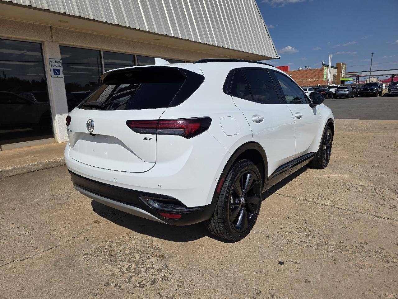 Buick Envision FWD 4dr Essence 2022