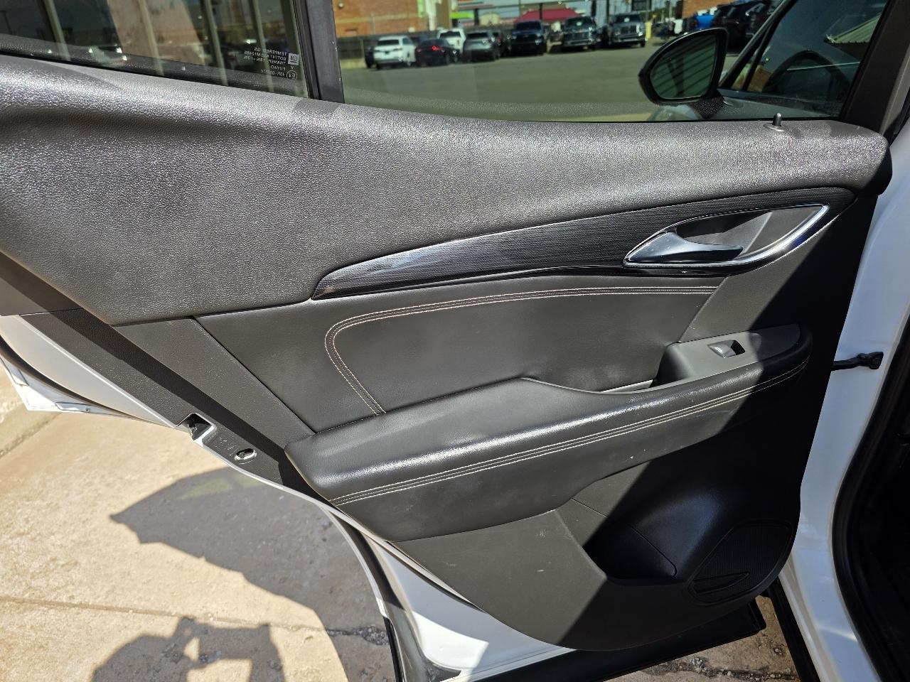 Buick Envision FWD 4dr Essence 2022