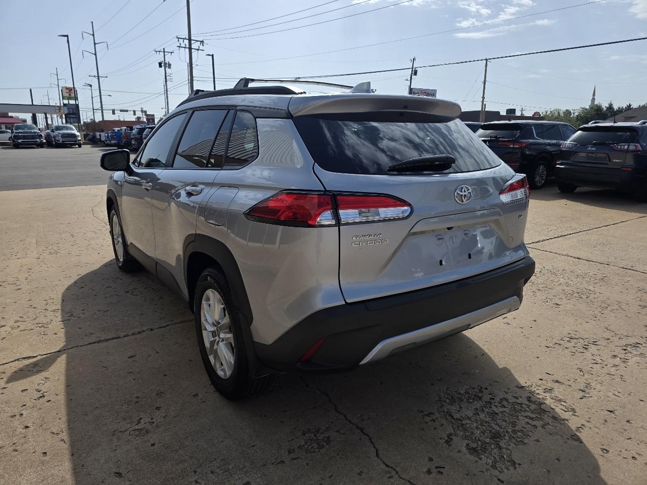 Toyota Corolla Cross LE 2WD (Natl) 2024