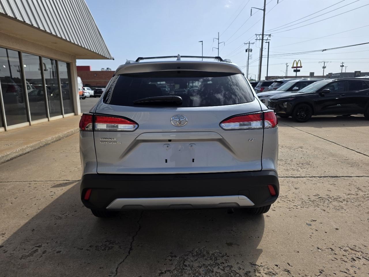 Toyota Corolla Cross LE 2WD (Natl) 2024