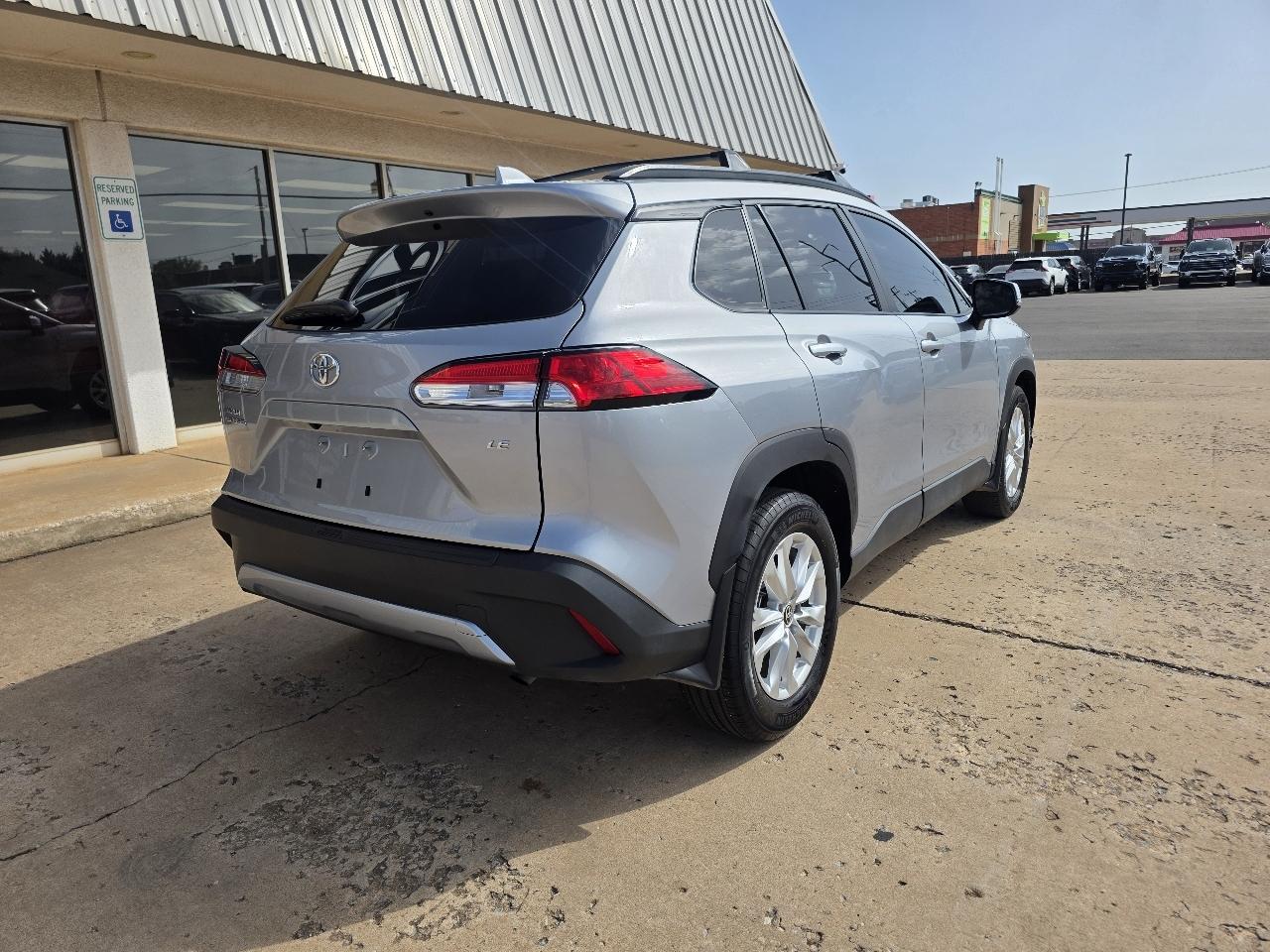 Toyota Corolla Cross LE 2WD (Natl) 2024