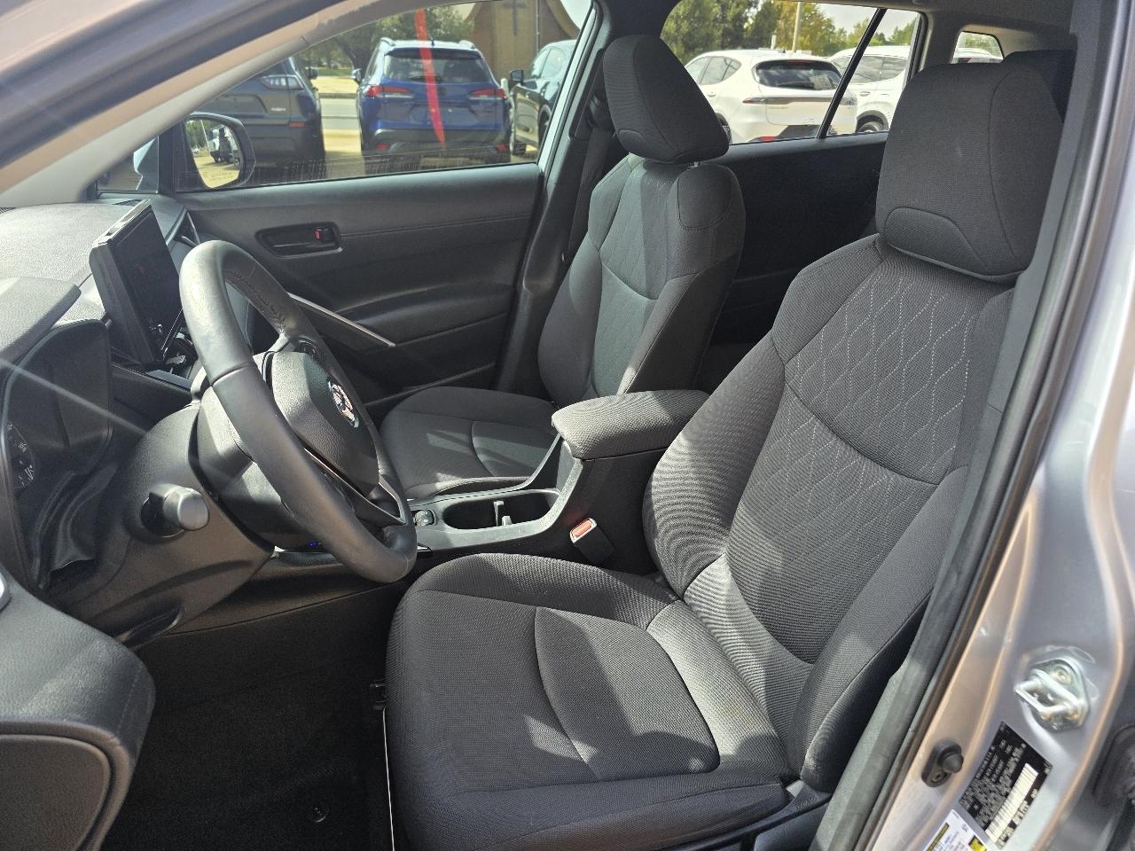 Toyota Corolla Cross LE 2WD (Natl) 2024