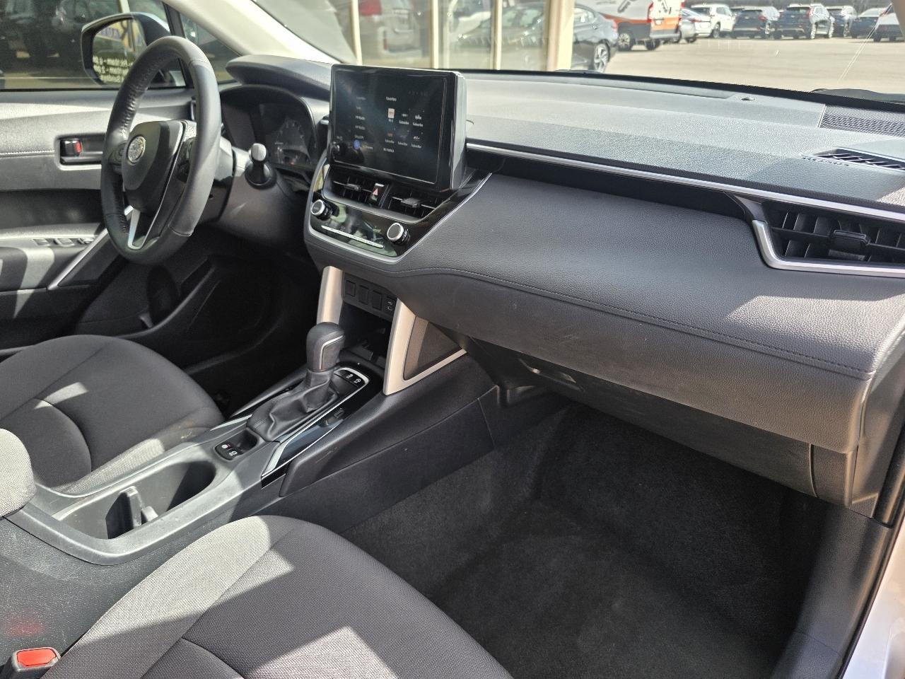 Toyota Corolla Cross LE 2WD (Natl) 2024