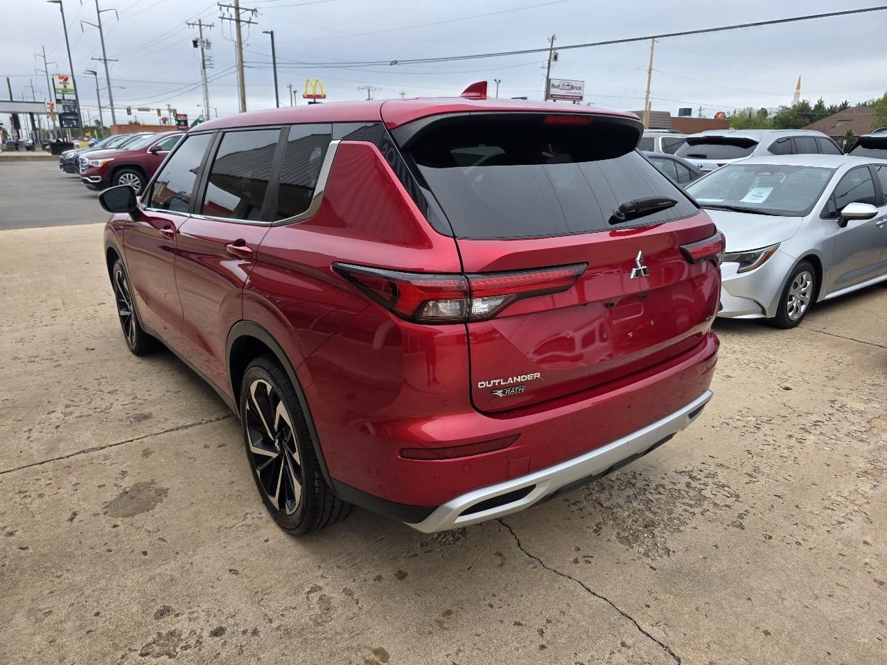 Mitsubishi Outlander SE FWD 2023