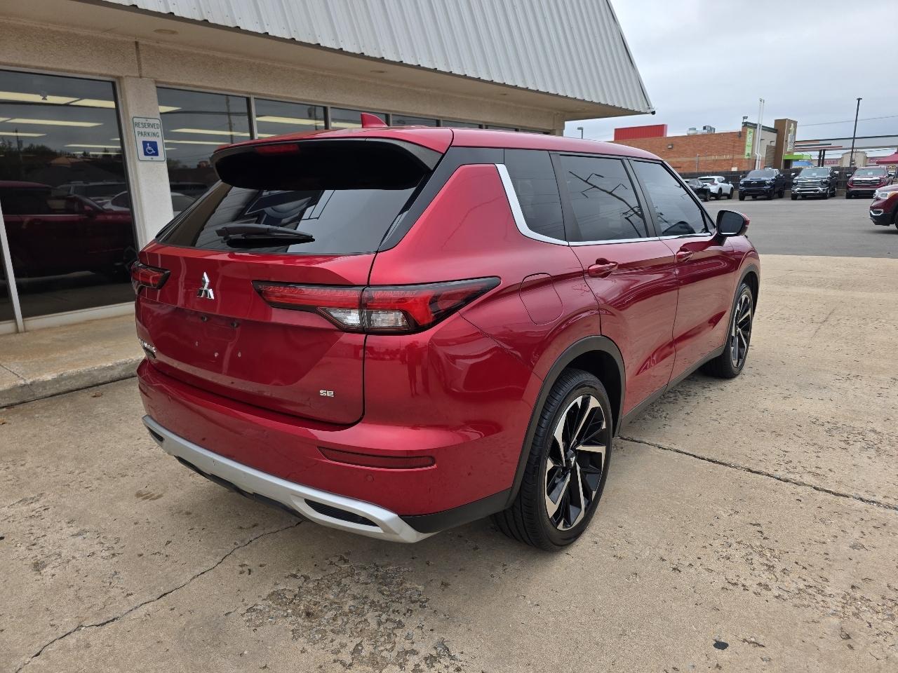 Mitsubishi Outlander SE FWD 2023