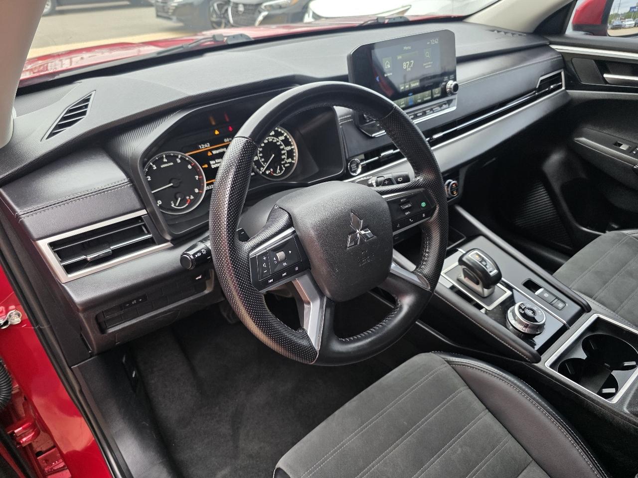 Mitsubishi Outlander SE FWD 2023