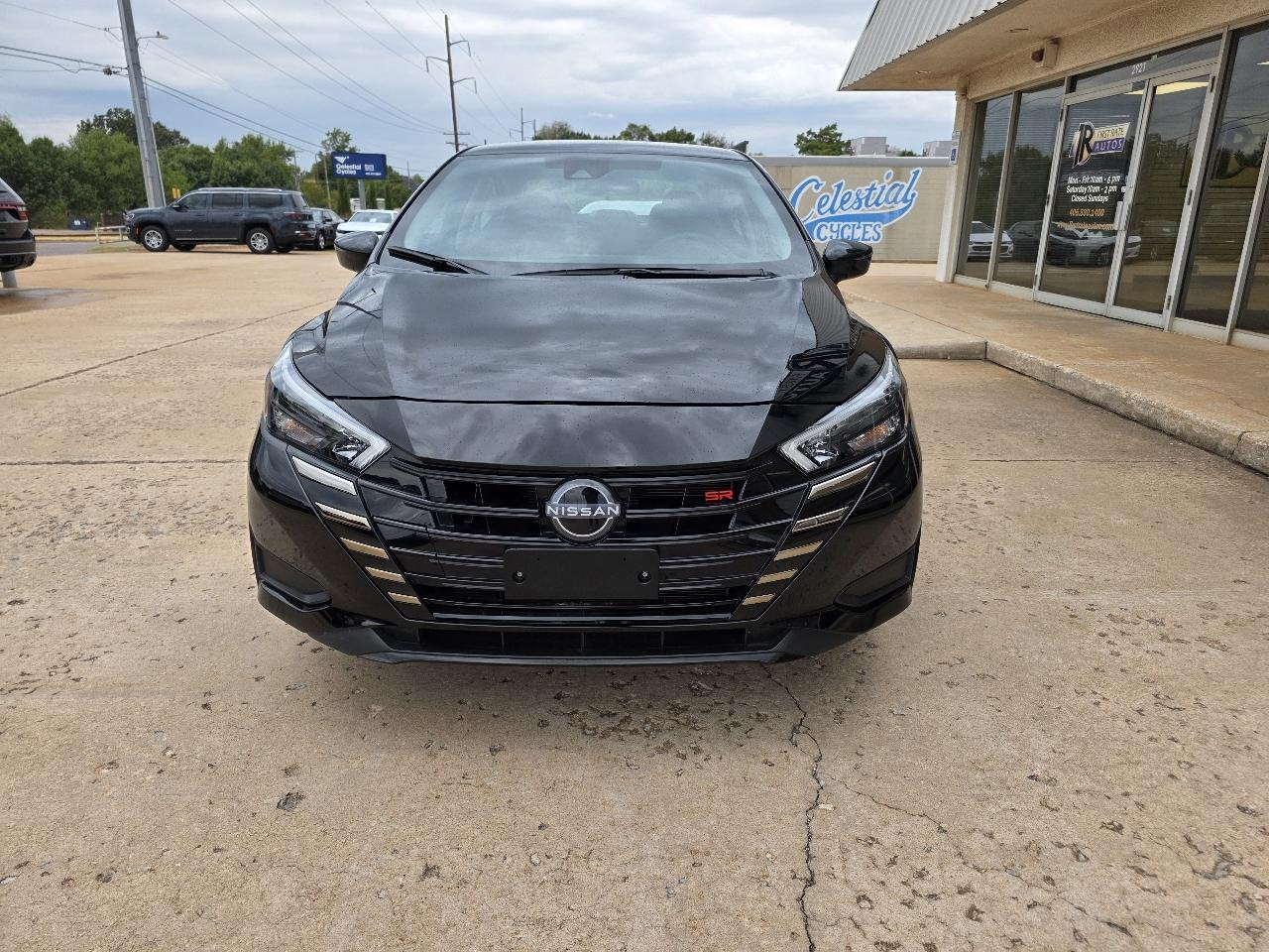 Nissan Versa SR CVT 2025