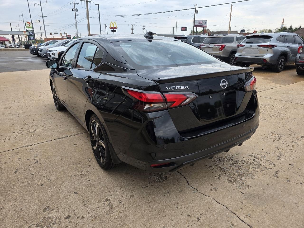 Nissan Versa SR CVT 2025