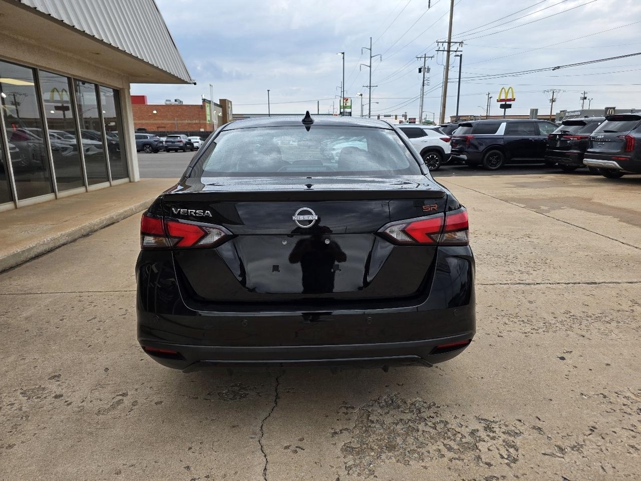 Nissan Versa SR CVT 2025
