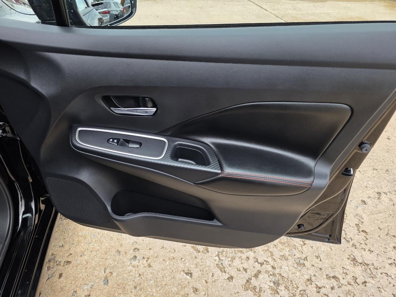 Nissan Versa SR CVT 2025