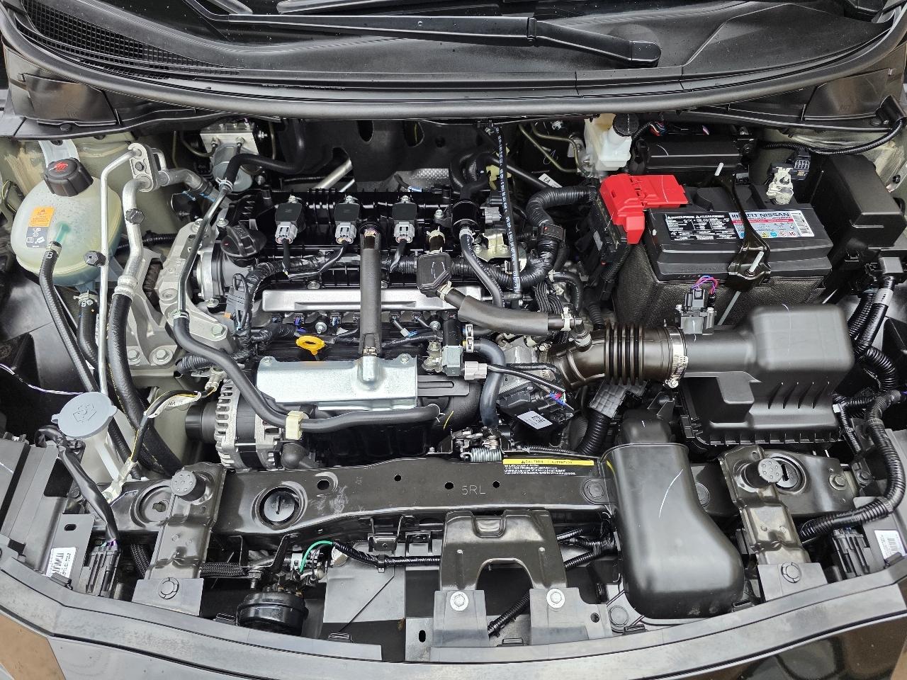 Nissan Versa SR CVT 2025