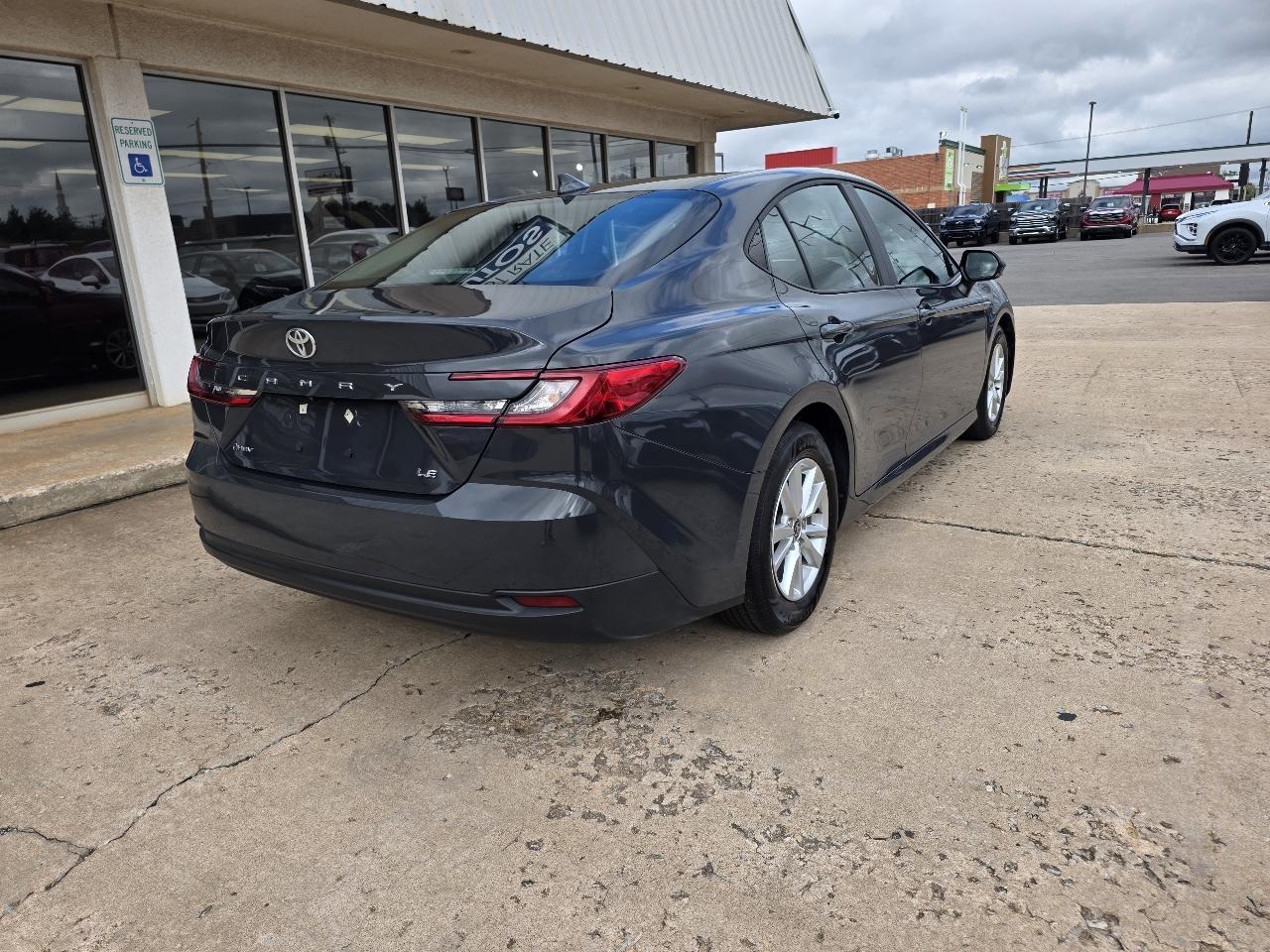 Toyota Camry XLE (Natl) 2025