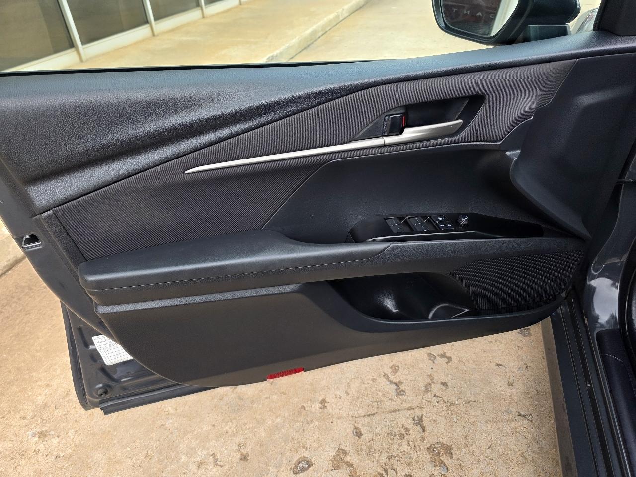 Toyota Camry XLE (Natl) 2025
