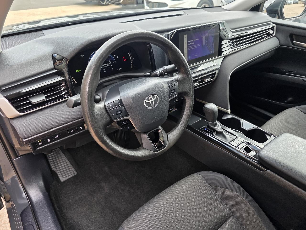 Toyota Camry XLE (Natl) 2025