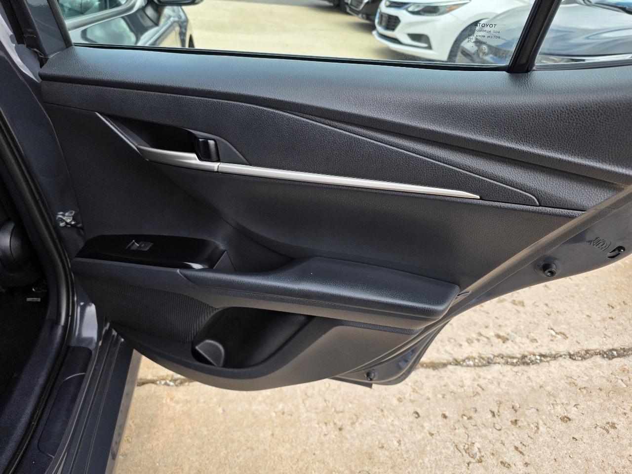 Toyota Camry XLE (Natl) 2025