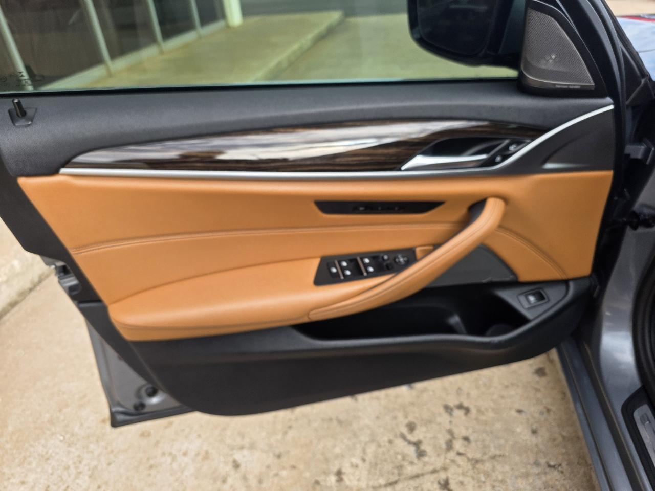 BMW 5 Series 540i xDrive Sedan 2023