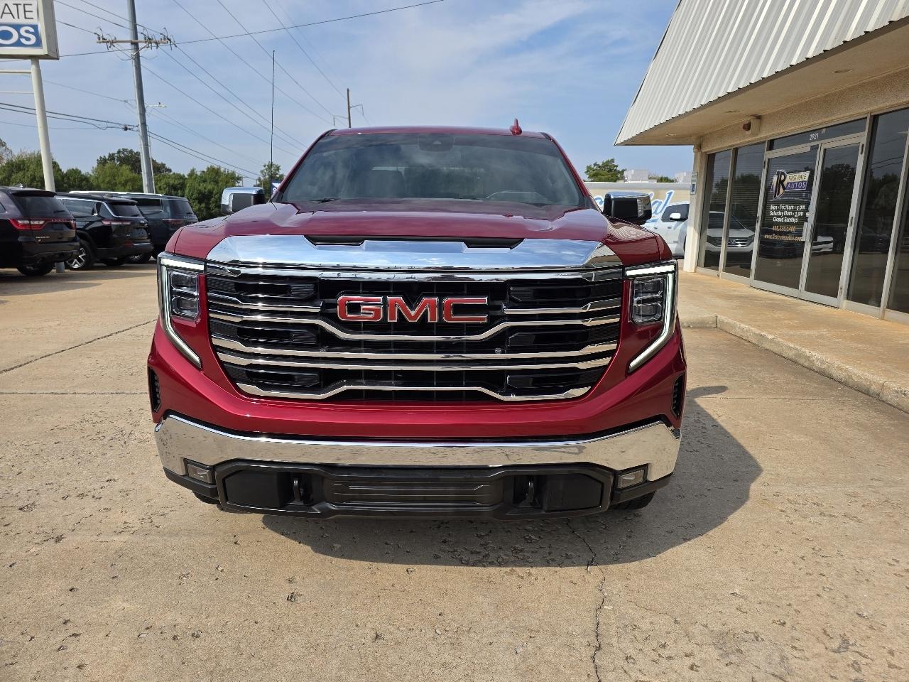 GMC Sierra 1500 4WD Crew Cab 147" SLT 2023