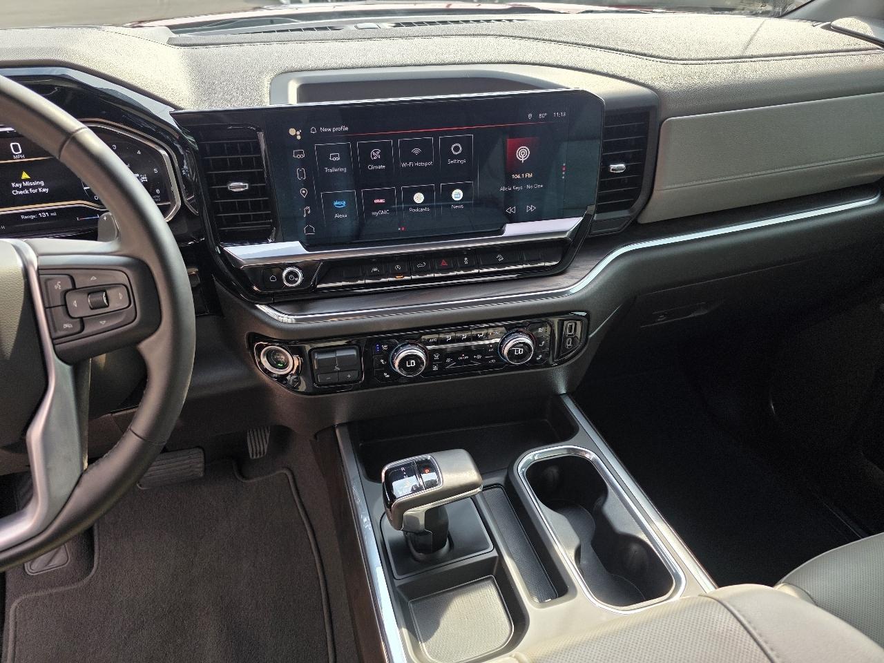 GMC Sierra 1500 4WD Crew Cab 147" SLT 2023