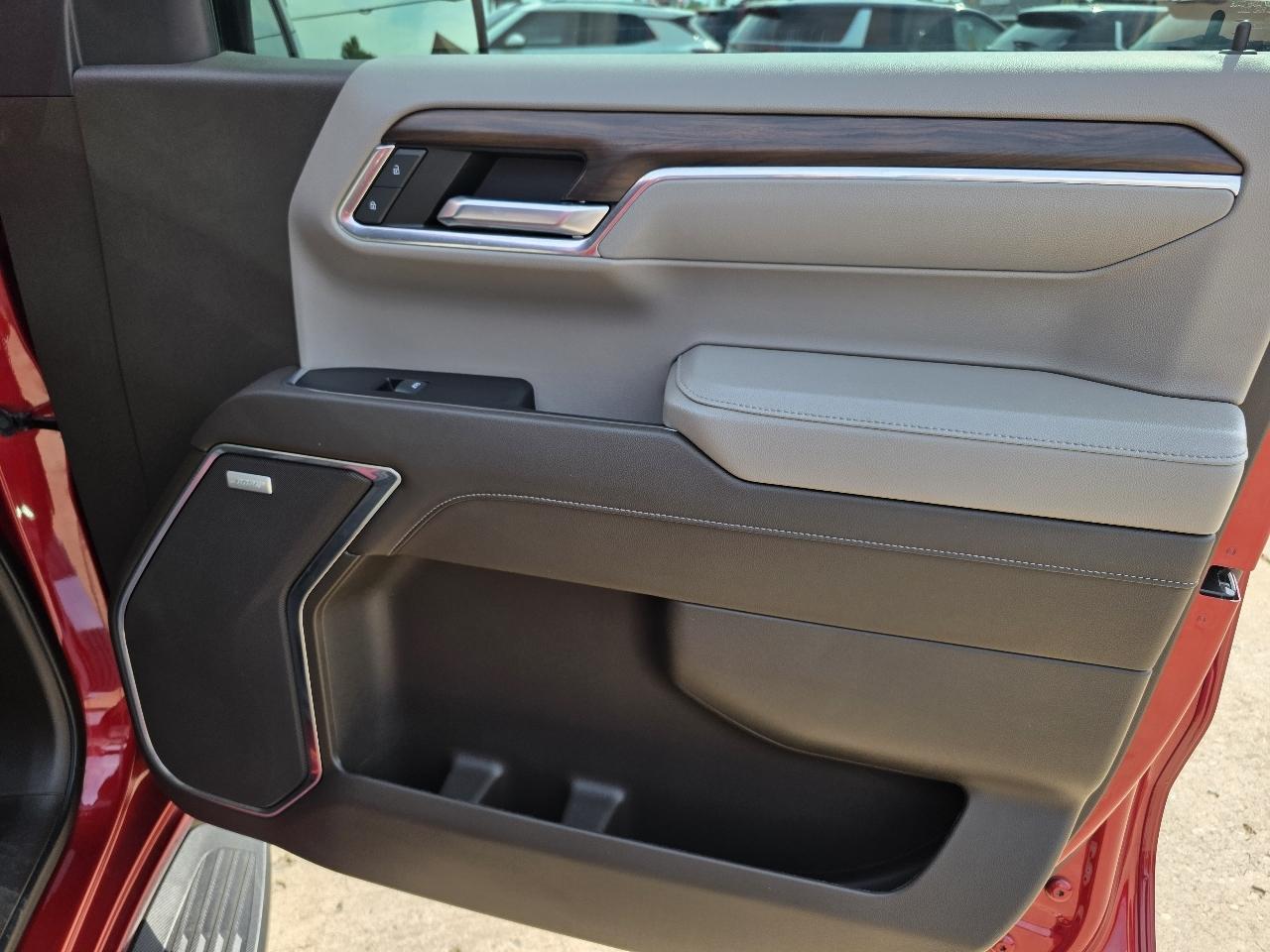 GMC Sierra 1500 4WD Crew Cab 147" SLT 2023