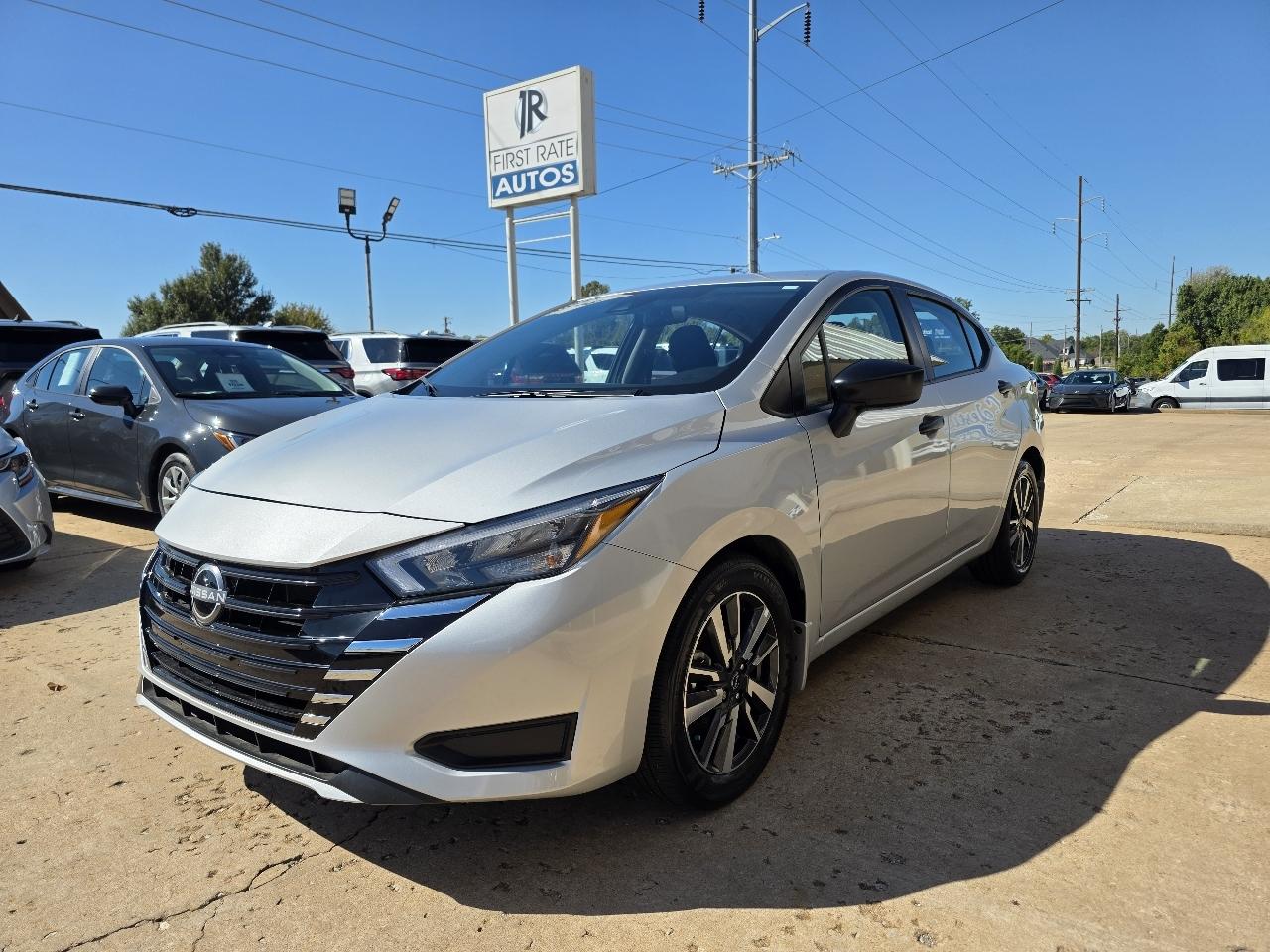 Nissan Versa S CVT 2025
