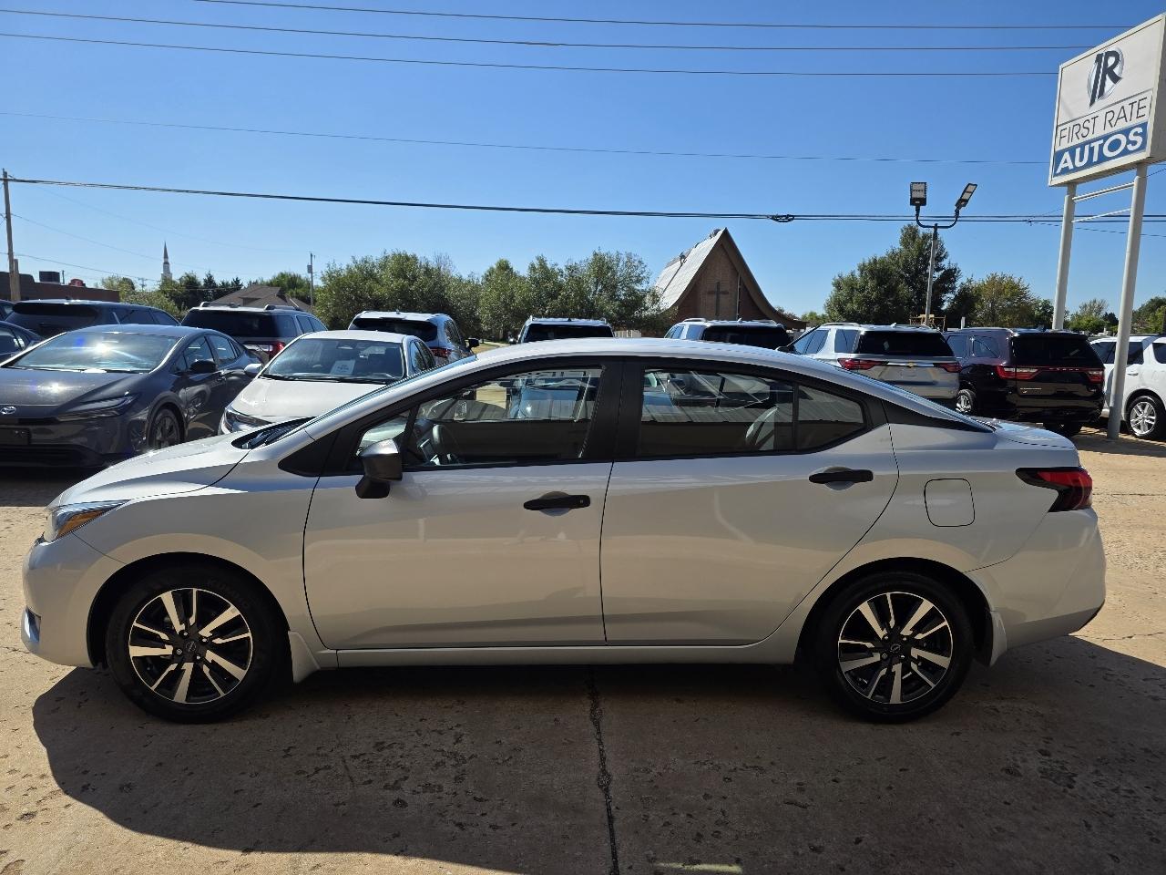 Nissan Versa S CVT 2025