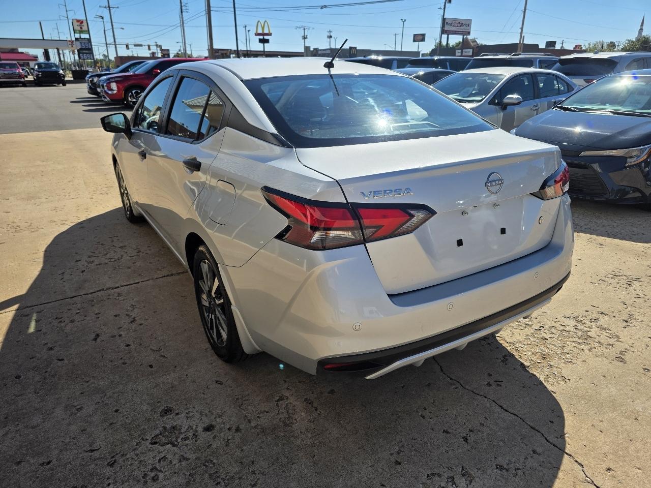 Nissan Versa S CVT 2025