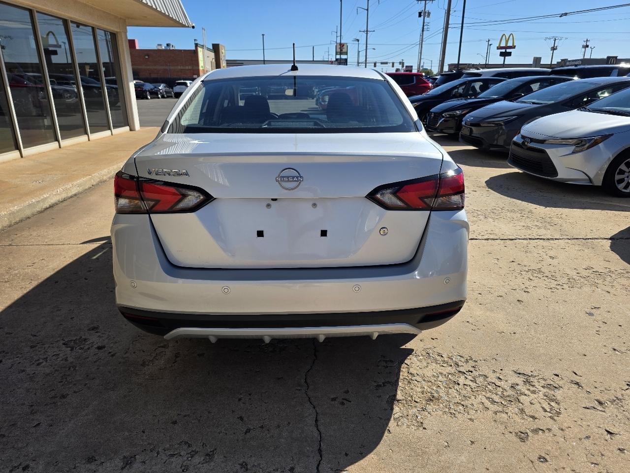 Nissan Versa S CVT 2025