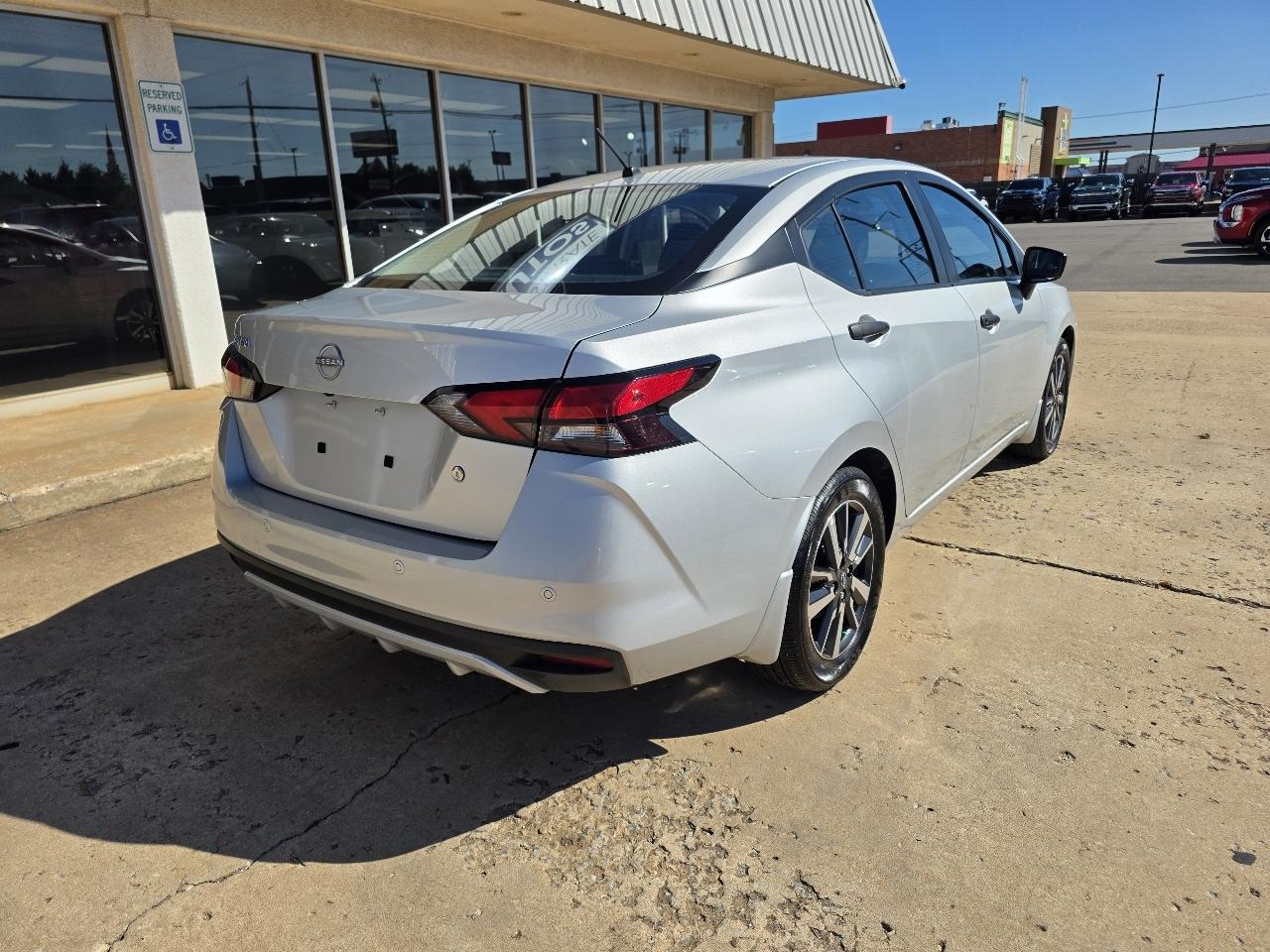 Nissan Versa S CVT 2025