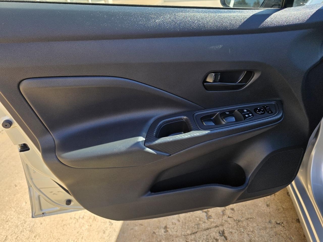 Nissan Versa S CVT 2025