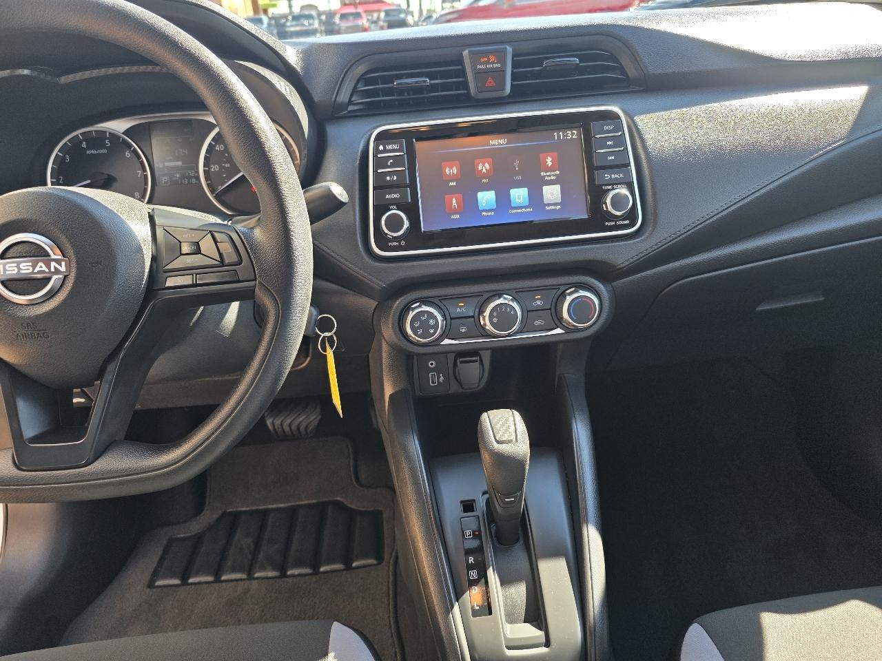 Nissan Versa S CVT 2025