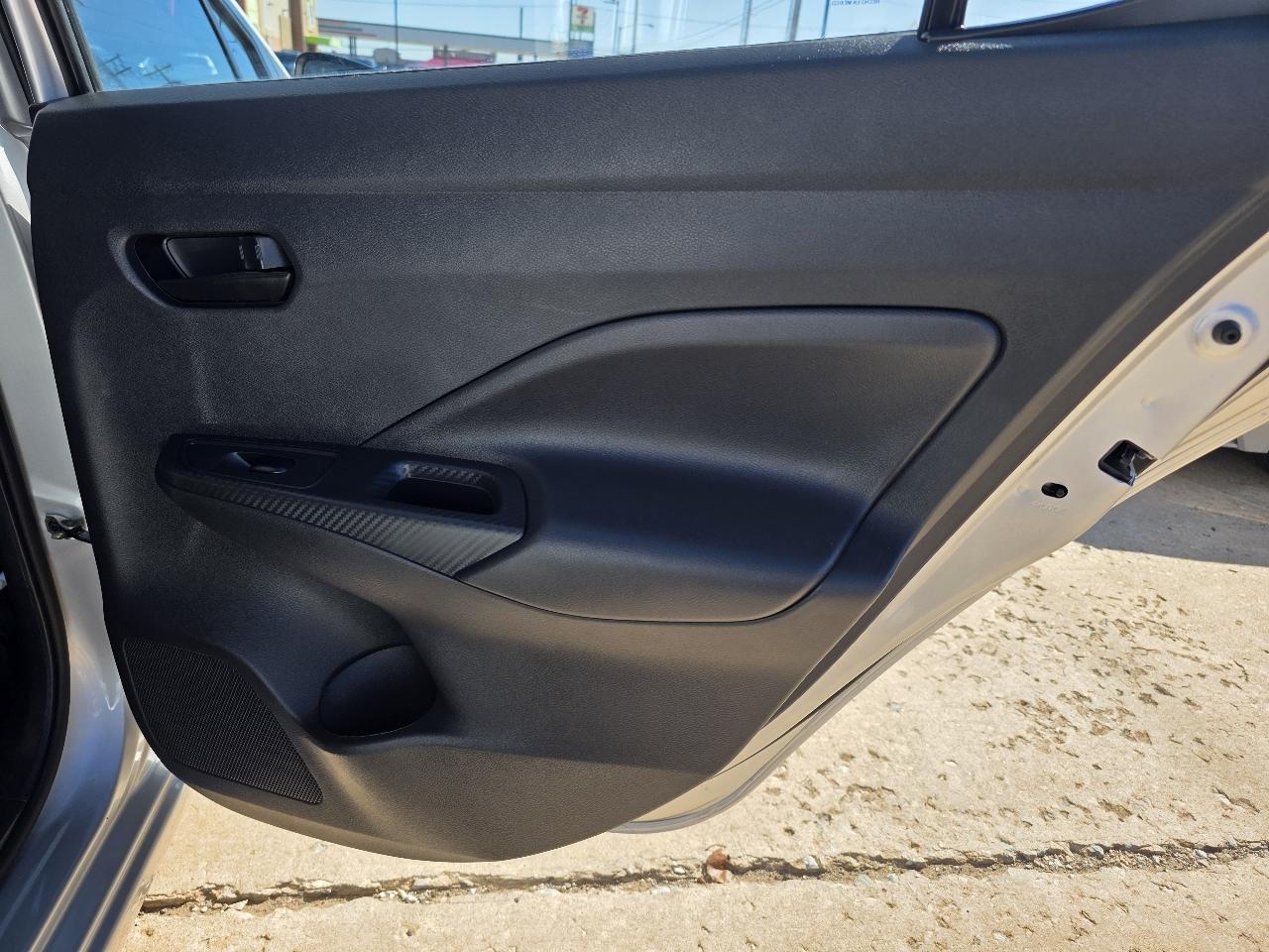 Nissan Versa S CVT 2025
