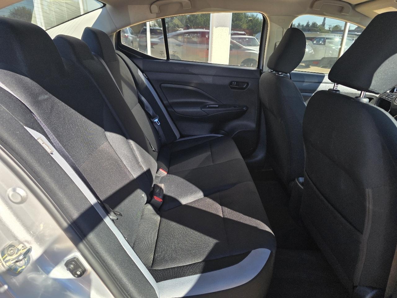 Nissan Versa S CVT 2025