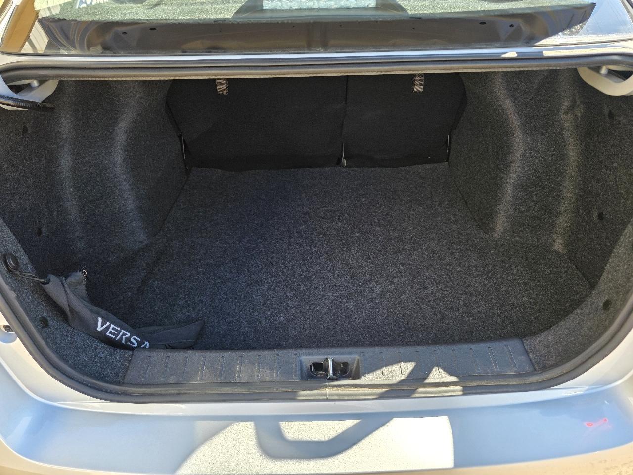 Nissan Versa S CVT 2025