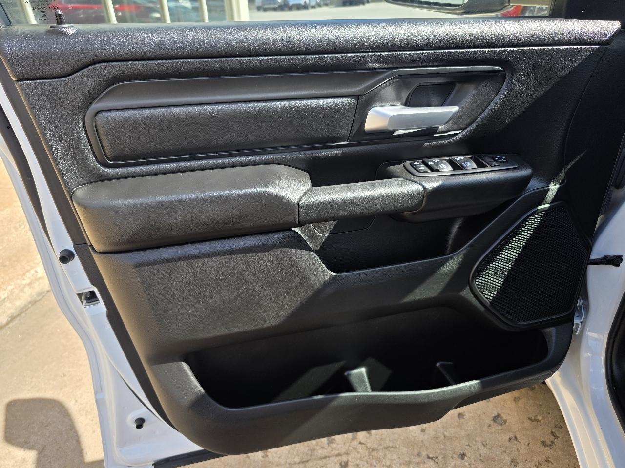 RAM 1500 Tradesman 4x4 Quad Cab 6'4" Box 2024