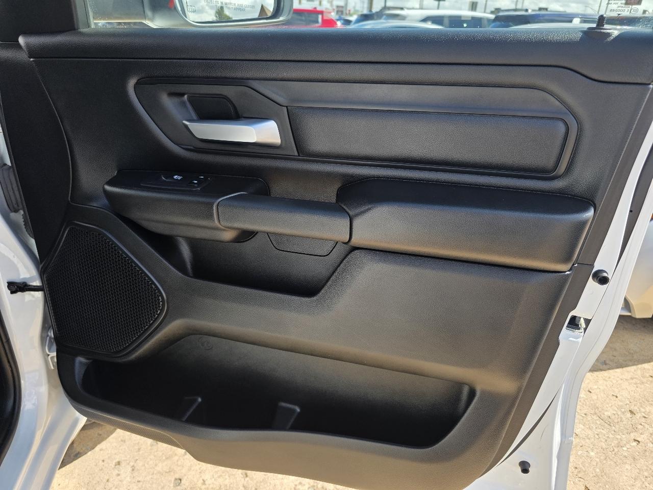 RAM 1500 Tradesman 4x4 Quad Cab 6'4" Box 2024