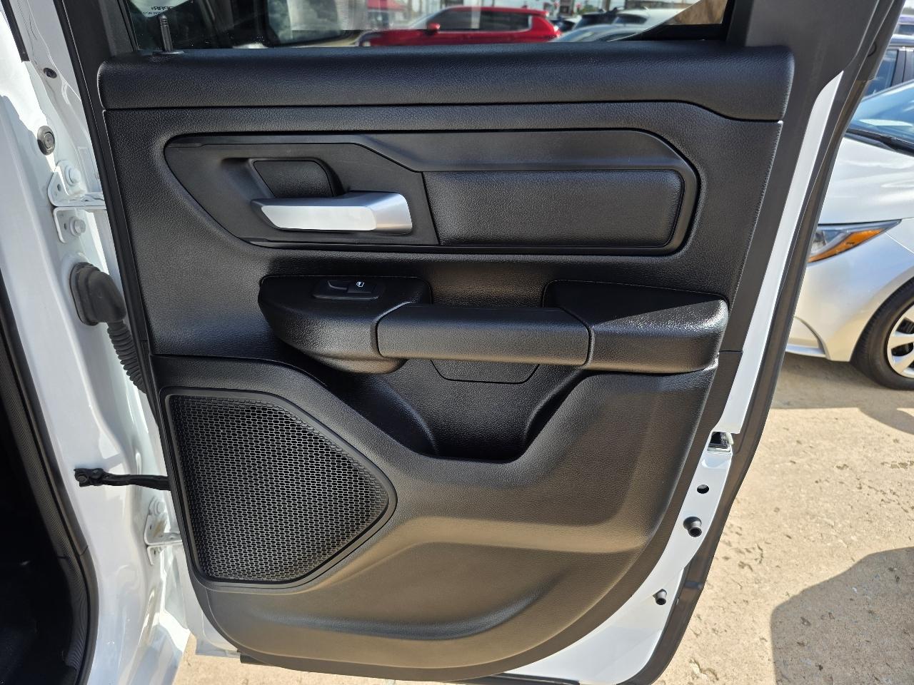 RAM 1500 Tradesman 4x4 Quad Cab 6'4" Box 2024