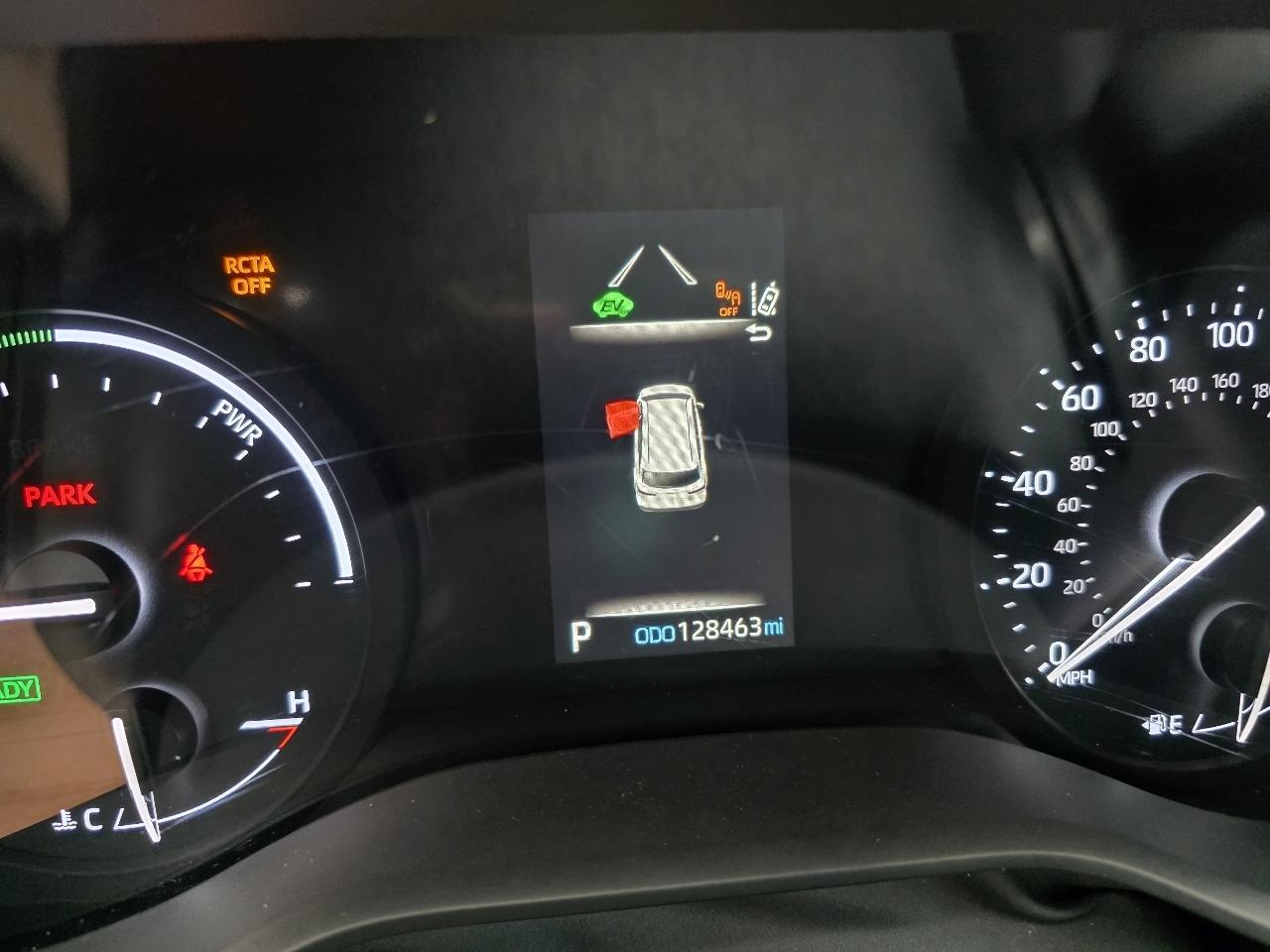 Toyota Sienna LE FWD 8-Passenger (Natl) 2022