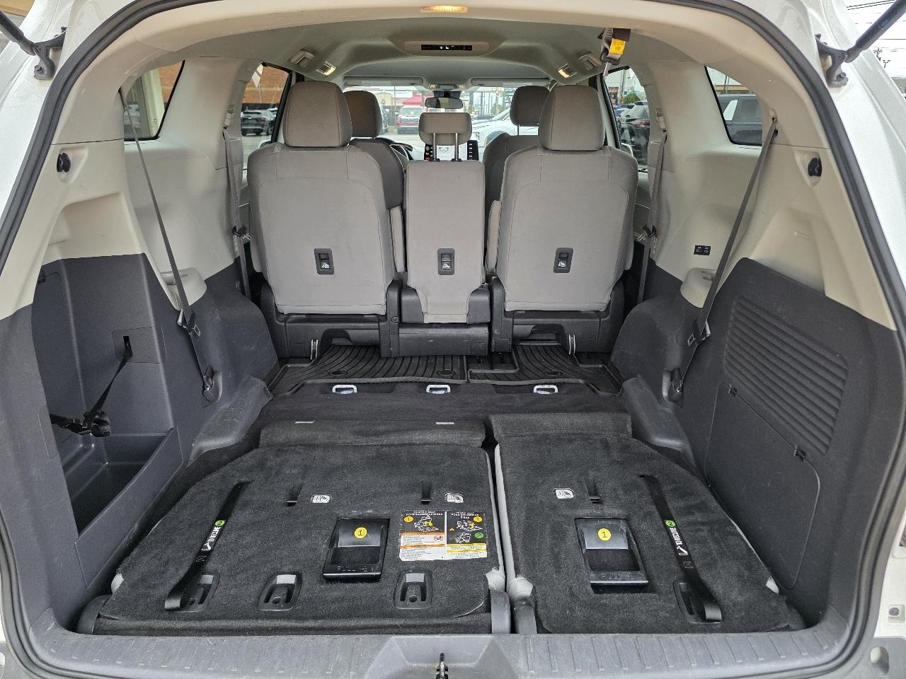 Toyota Sienna LE FWD 8-Passenger (Natl) 2022