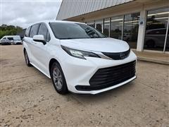 2022 Toyota Sienna 