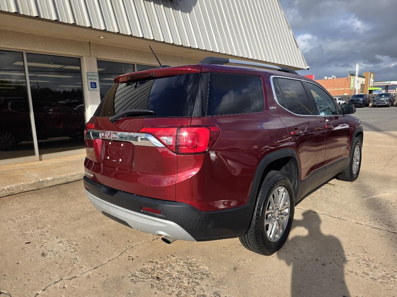 GMC Acadia FWD 4dr SLE w/SLE-2 2017