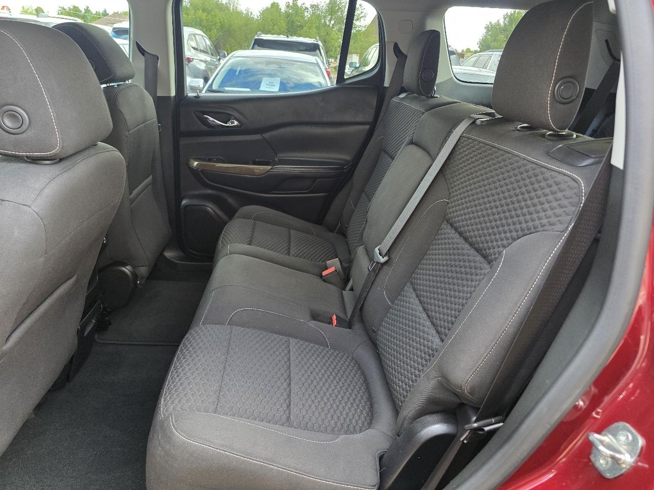 GMC Acadia FWD 4dr SLE w/SLE-2 2017
