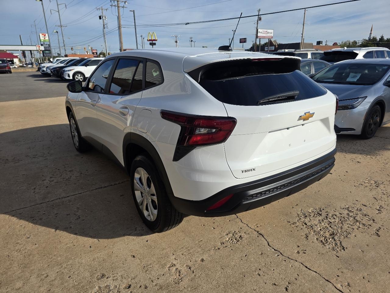 Chevrolet Trax FWD 4dr LS 2026